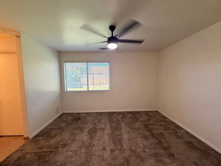 4315 Range Dr — Photo 5