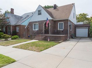8054 234th St, Queens Village, NY 11427