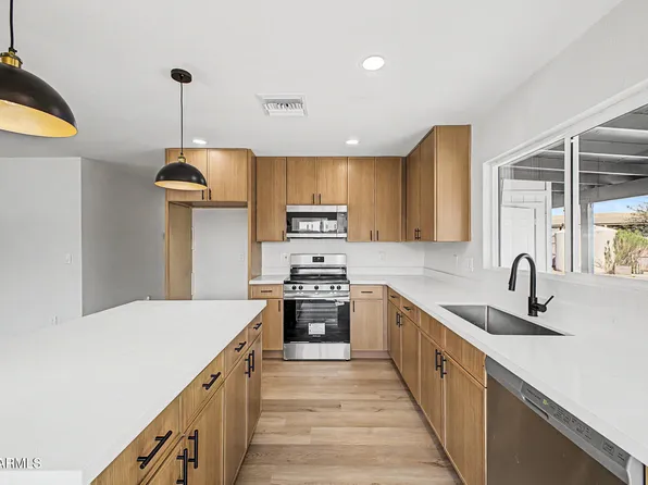 42845 N 7th Avenue, New River, AZ 85087