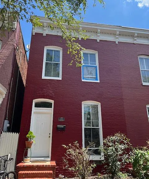 408 W Clay St — Photo 1