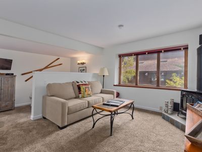 221 Canyon Blvd #102, Mammoth Lakes, CA, 93546