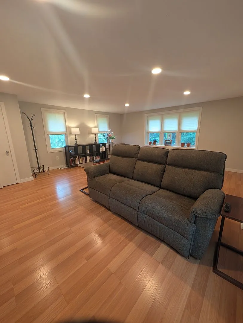 Beautiful & Spacious 3-Bedroom, 1.5-Bath Condo Available October 1st! — Photo 3