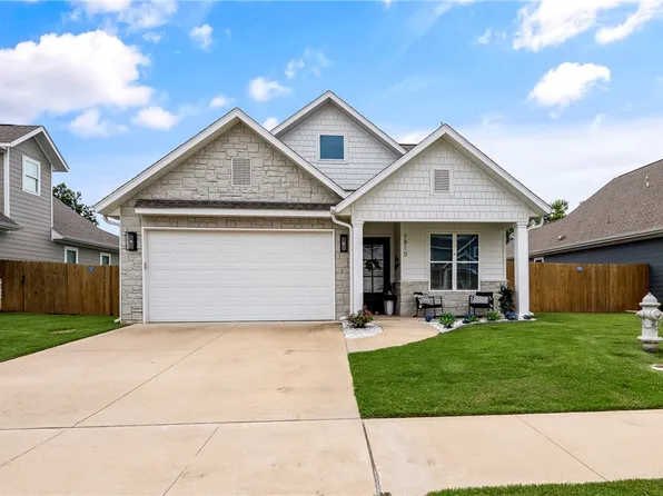 1810 W Saddlebrook Ln, Rogers, AR 72758