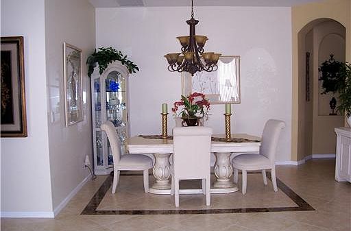 4th image of 340 NW Shoreline Cir