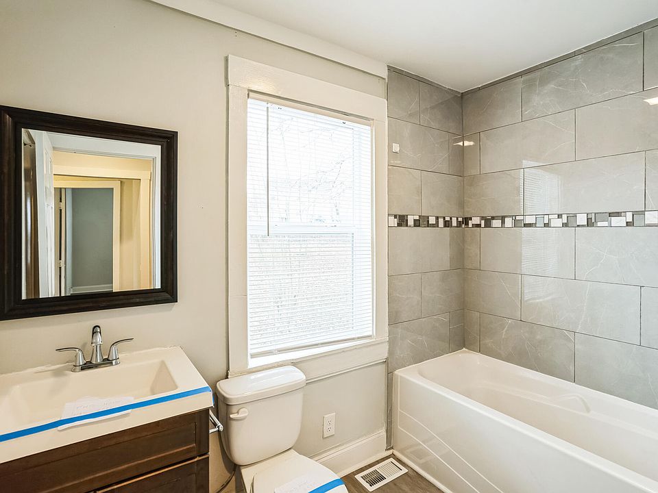 1st image of 2400 Dorety Pl