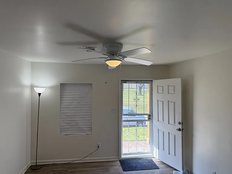 488 Burlington Cir — Photo 3