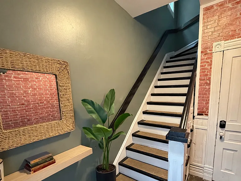 1619 N Whipple St #2 — Photo 11