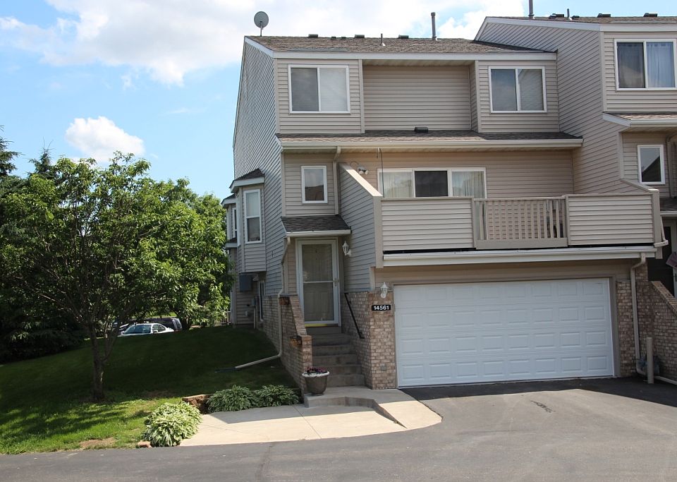 Nice End Unit w/Custom Patio