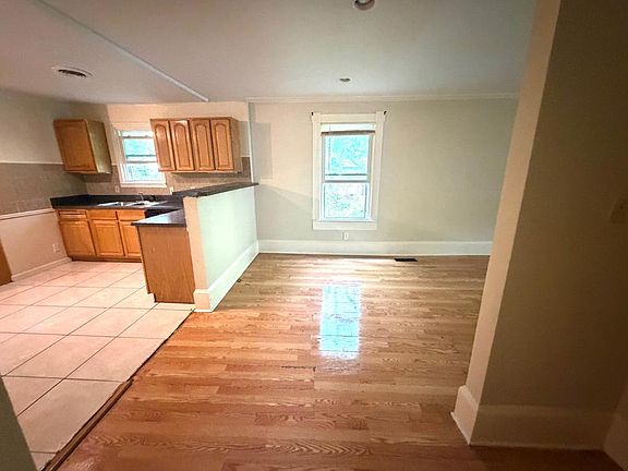 2nd image of 1821 E Farris Ave