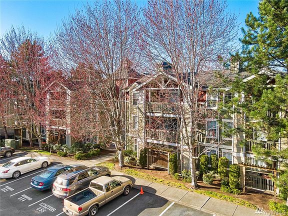 4th image of 7711 NE 175th St Unit D202