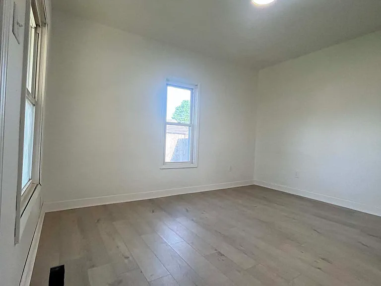 2037 North Ave — Photo 6