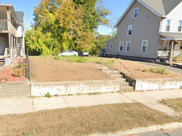86 Divinity Street, Bristol, CT 06010