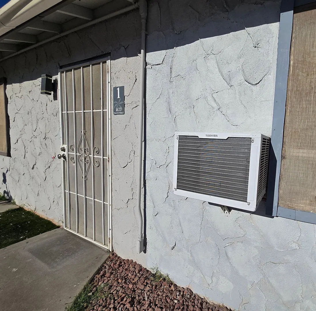 1633 Palm St. — Photo 2