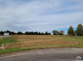 10359 Red Maple Dr, Meriden, KS 66512