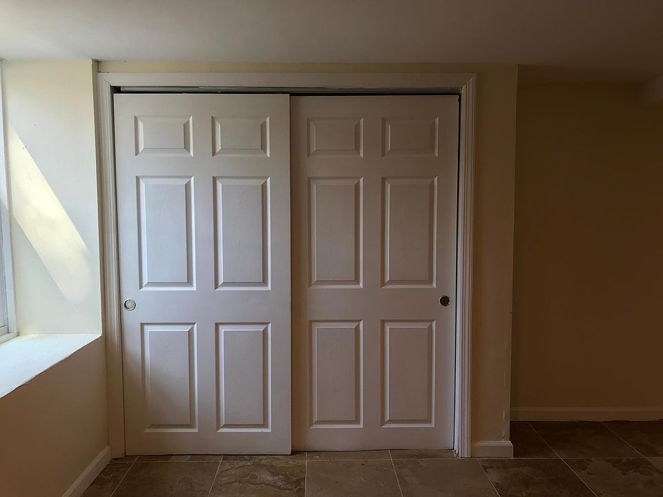 Closet (right side of studio)