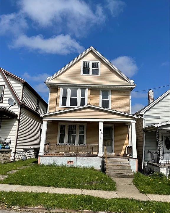 1st image of 315 Holly St