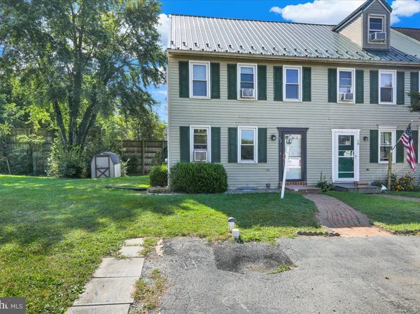 12 Hilldale Dr, Ephrata, PA 17522