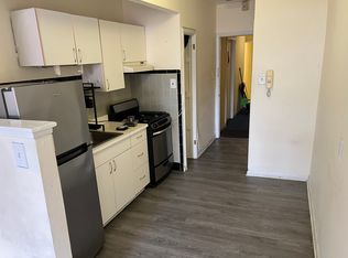912 Pine St APT 3A, Philadelphia, PA 19107