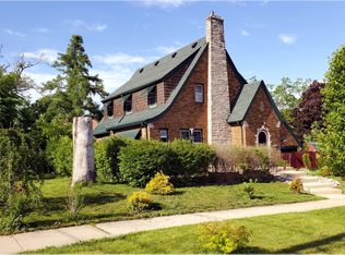 68 Lord St, Elgin, IL 60123