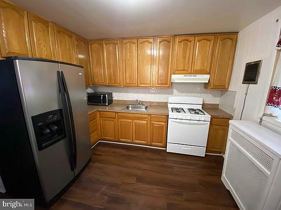 3rd image of 3027 Weikel St