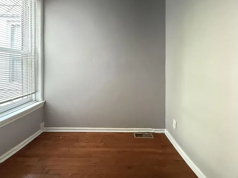 459 Winona St — Photo 6