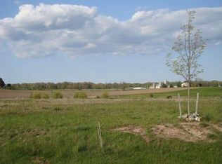 5241 Wood Lilly Ln, Waterford, WI 53185