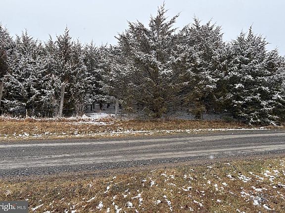 2nd image of 4 Wisteria Ln