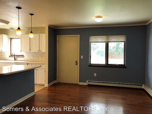 3rd image of 1301 Bainbridge Blvd