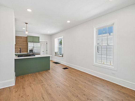 3rd image of 411 Leach Ave
