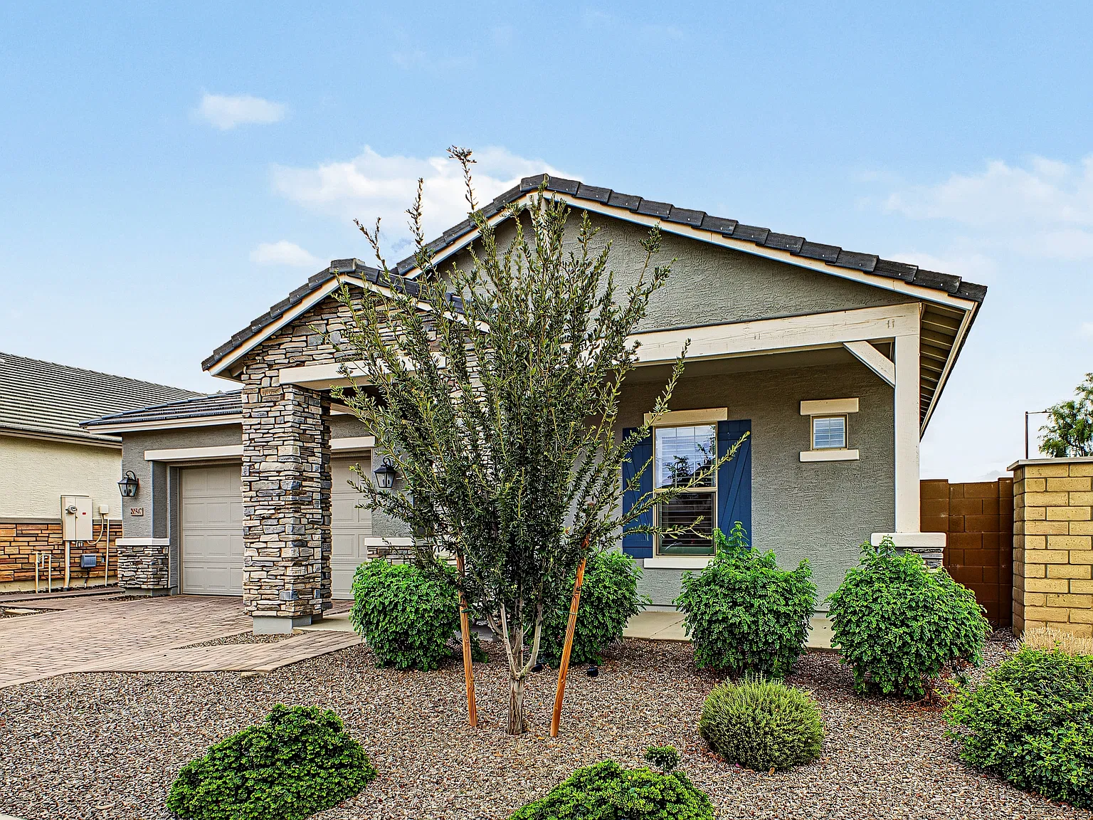 4 bed, 2365 sqft, $3,195 — Photo 3
