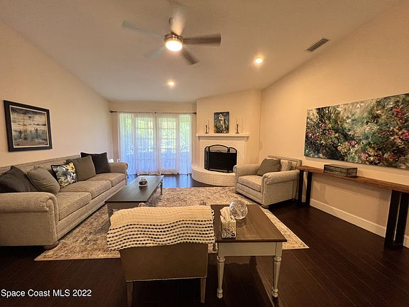 3rd image of 2280 Hamlet Dr