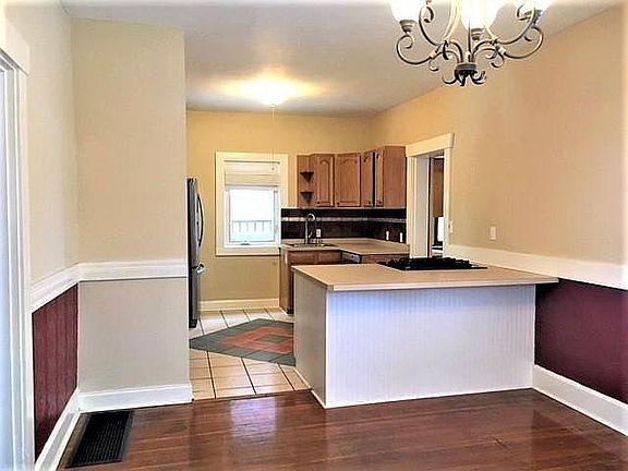 5th image of 1909 Ivanhoe Ct
