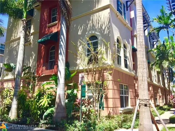 1033 NE 17th Way APT 203, Fort Lauderdale, FL 33305