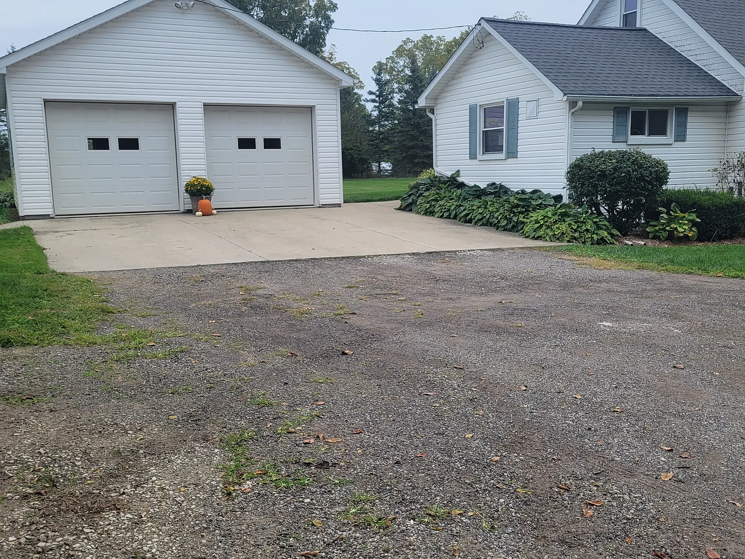 3 bed, 1.5 bath, 2100 sqft, $2,200 — Photo 3