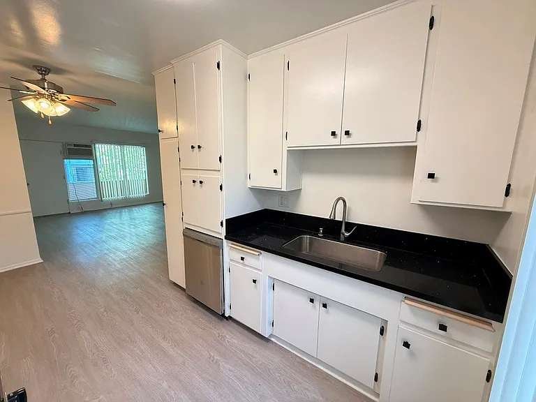 10943 Fruitland Dr #7 — Photo 13