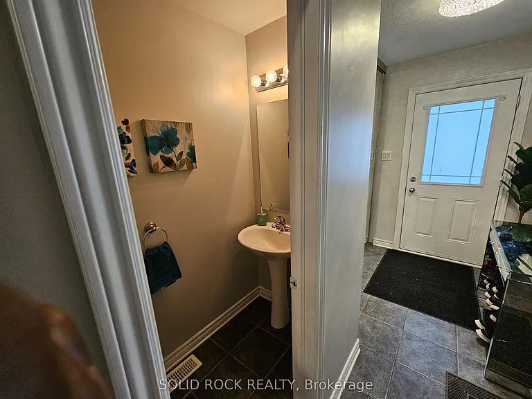 255 Catamount Ct — Photo 16