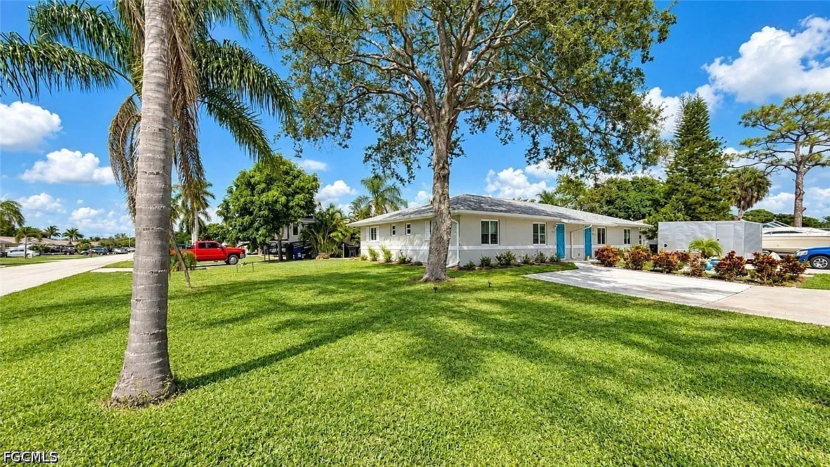 3 bed, 2.0 bath, 1024 sqft, $2,050 — Photo 3