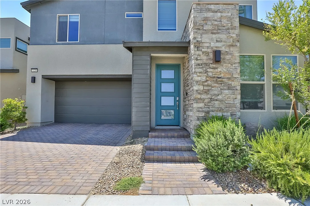 4 bed, 3.0 bath, 2736 sqft, $3,300 — Photo 3