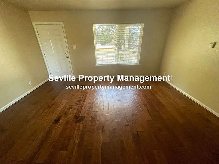 33 Deering Ct — Photo 1