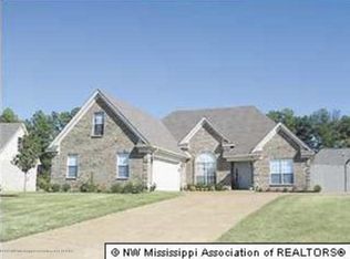1156 Fawn Dr, Hernando, MS 38632