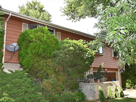 3rd image of 4495 W Yale Avenue
