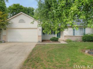 124 Riverwood Dr, Middleville, MI 49333