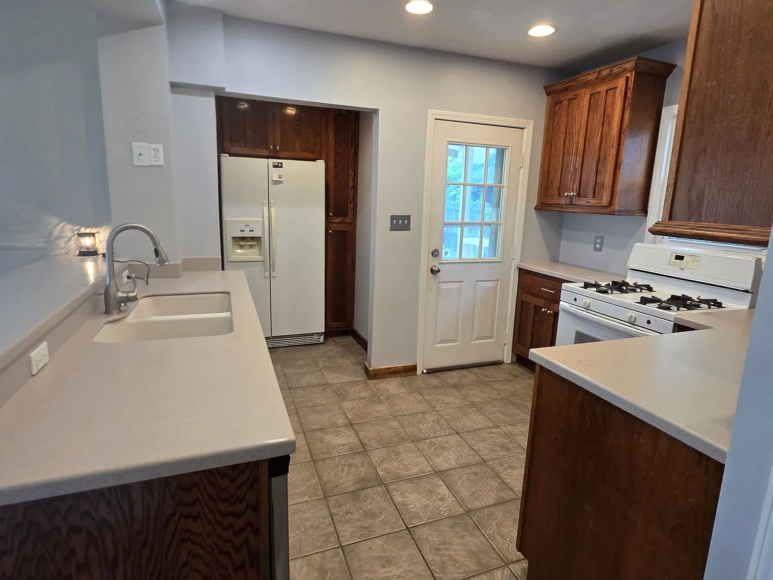 3 bed, 1188 sqft, $1,200 — Photo 2