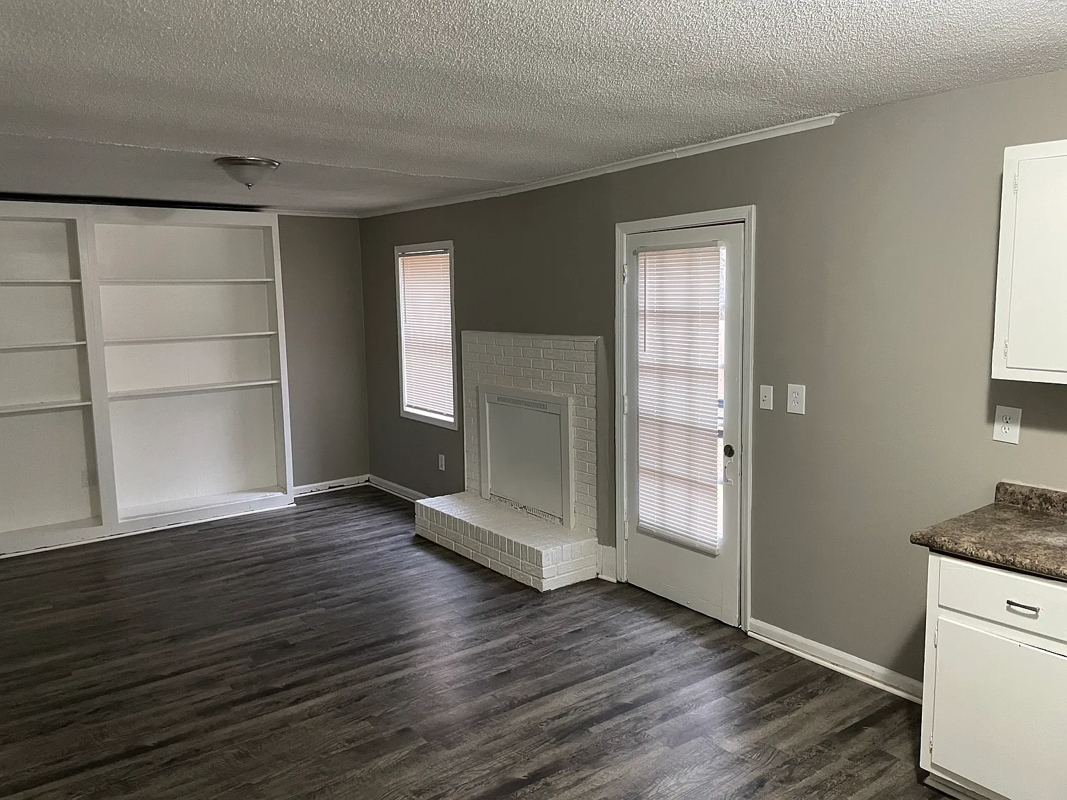 3 bed, 2.0 bath, 1132 sqft, $1,195 — Photo 4