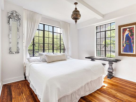 2nd image of 320 E 42nd St APT 601