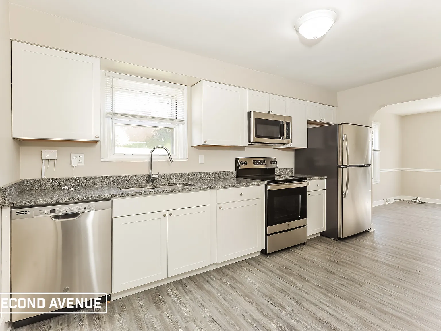 3 bed, 1.0 bath, 1879 sqft, $1,450 — Photo 2