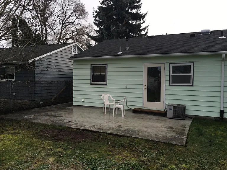 6321 N Lovely St — Photo 3