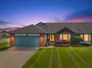 45311 Nottingham Dr, Macomb, MI 48044