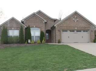 11551 Forest Hill Cir, Sellersburg, IN 47172
