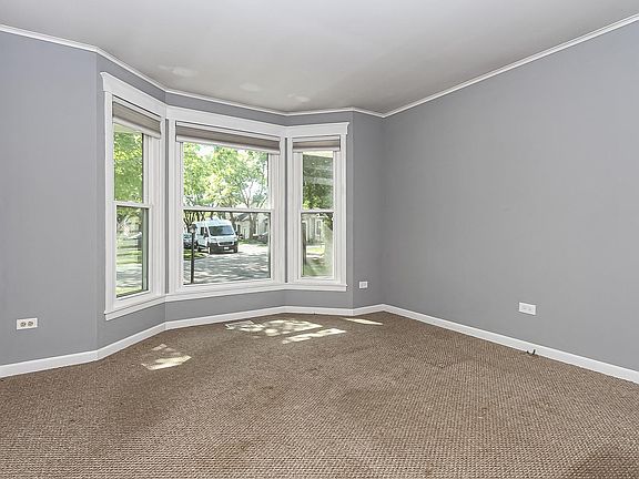 2nd image of 244 W Dartmoor Ave